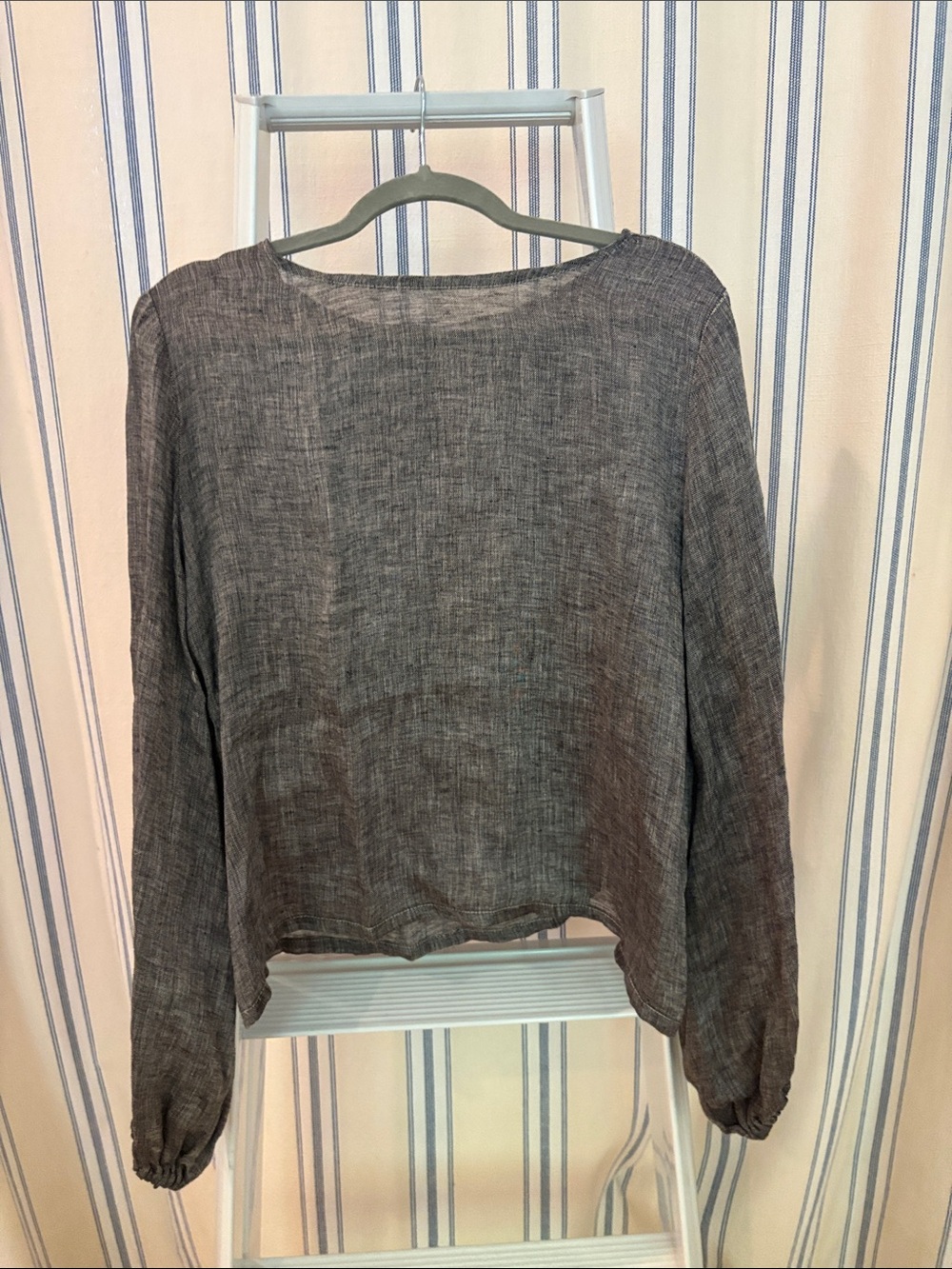 Charcoal Linen Top with wide sleeves with elastic at wrist from Isola Salina IT